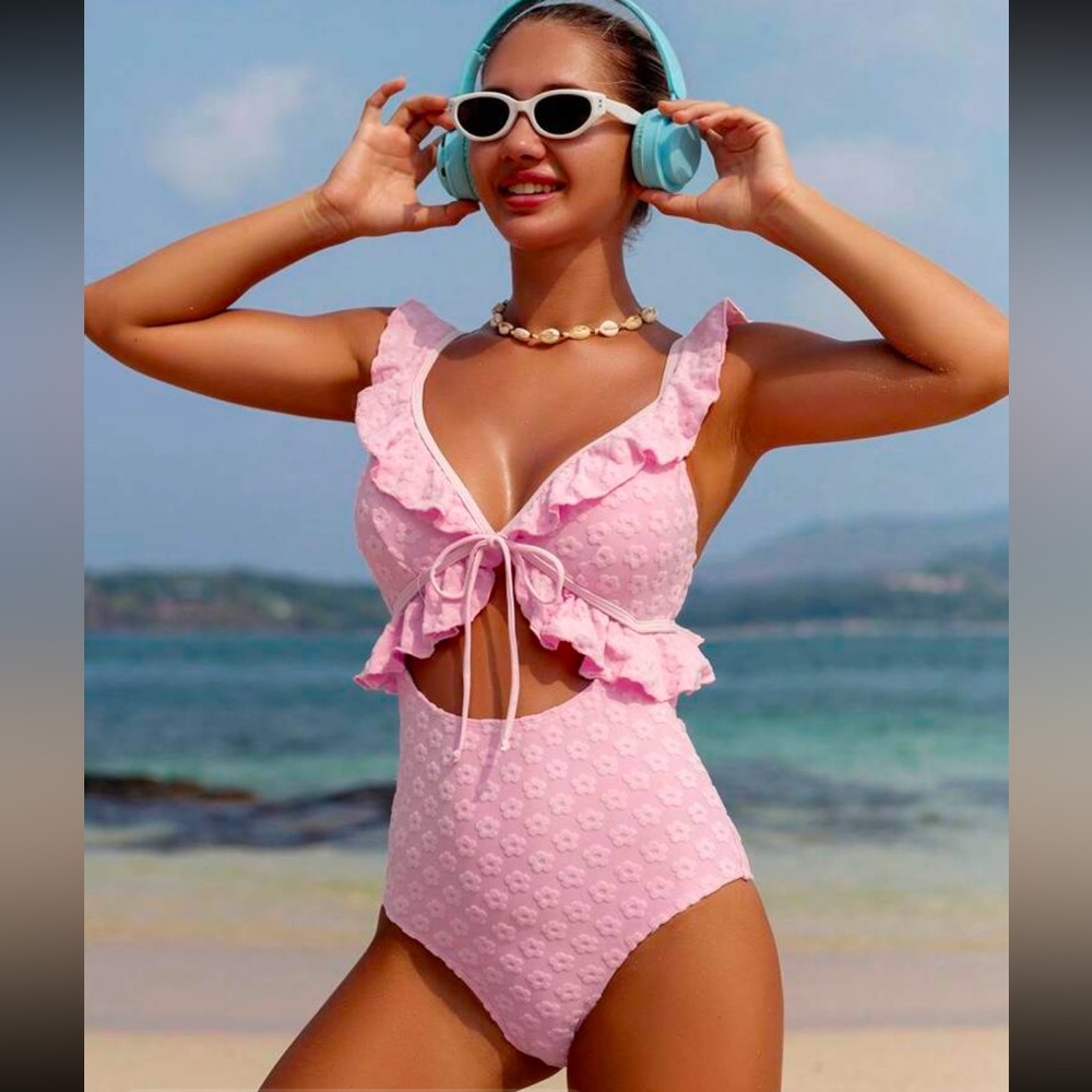 NEW Chic Pink Ruffled Swimsuit - Picture 4 of 6